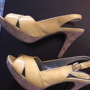 Kelly and Katie cute, patent leather heels size 8